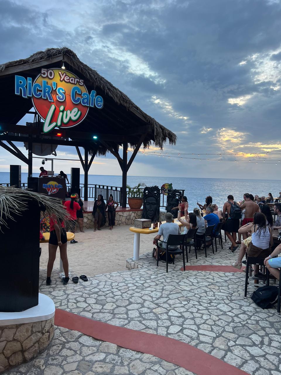 Rick's Café Cliffs Live